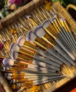 MAANGE 20 Pcs Premium Makeup Brush Set - Grey & Gold (মাঞ্জ ২০ পিস প্রিমিয়াম মেকআপ ব্রাশ সেট - গ্রে ও গোল্ড)