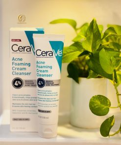 CeraVe Acne Foaming Cream Cleanser 4% Benzoyl Peroxide (150 ml)