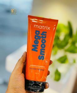 Matrix Mega Smooth Professional Conditioner (for unmanageable, frizzy hair) - 200 ml