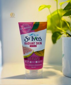 St. Ives Radiant Skin Pink Lemon & Mandarin Scrub (150ml)