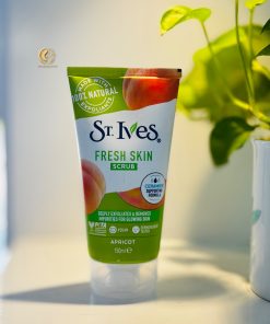St. Ives Fresh Skin Apricot Scrub (150ml)