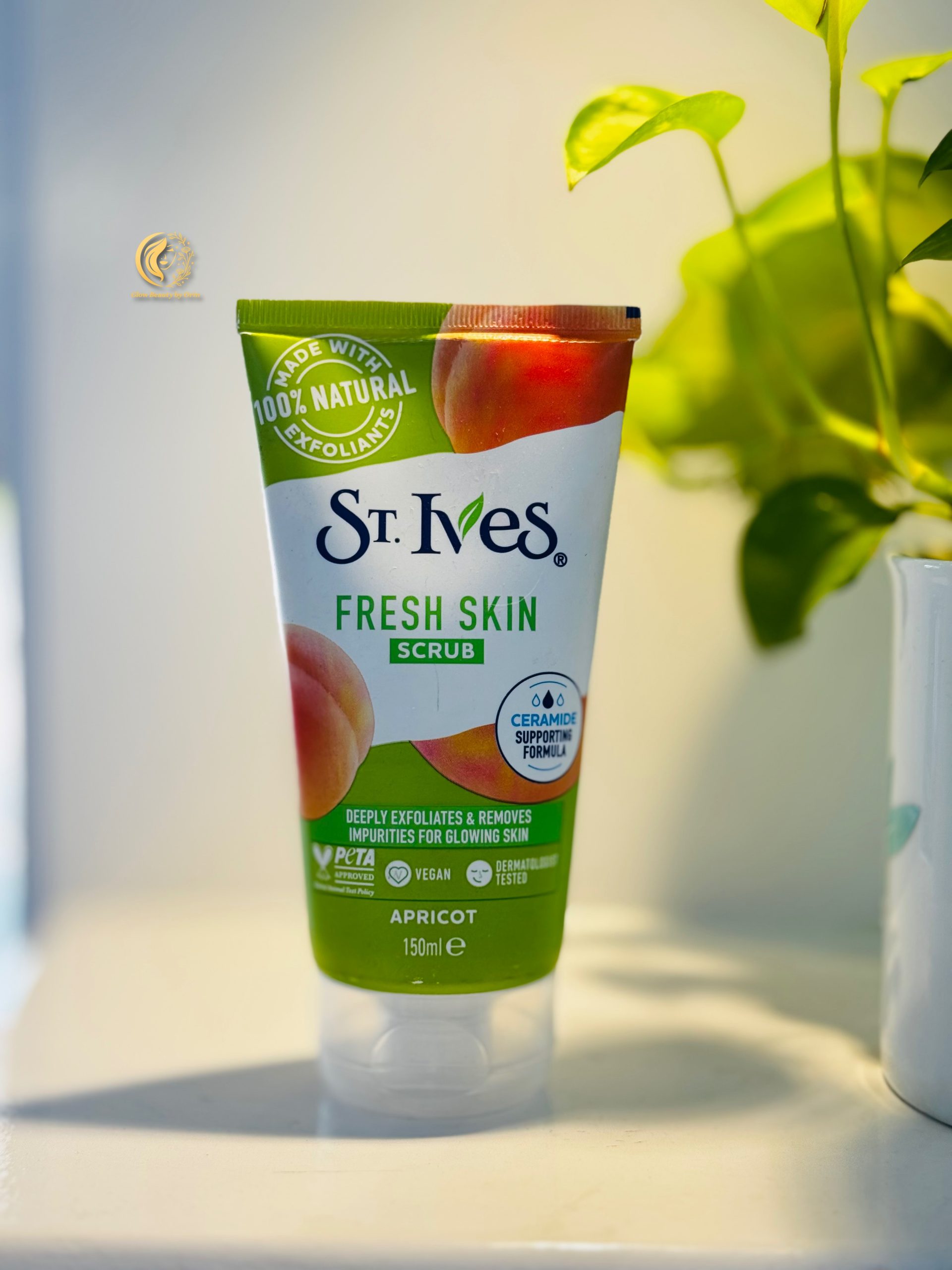 St. Ives Fresh Skin Apricot Scrub (150ml)