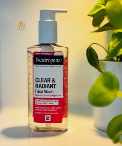 Neutrogena Clear & Radiant Face Wash (Vitamin C + 0.5% Salicylic Acid) 200ml